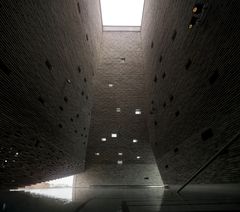Det nya bad- och kulturhuset KAI är ritat av den japanska arkitektbyrån Kengo Kuma & Associates. Foto: Rasmus Hjortshøj