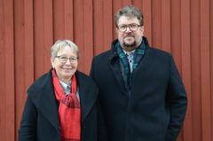 Nyvalda ledamöter i domkapitlet, Laila Siljedahl (POSK) och Johan Hilding (c). Saknas på bilden gör Anna Karin Slunge (s). Bengt Johansson utsågs till domarledamot.