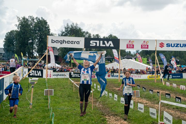 Sara Hagström springer i mål som segrare på O-Ringen 2023