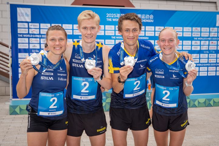Svenska stafettlaget som tog silver. från vänster: Emma Bjessmo, Jonatan Gustafsson, August Mollén, Alva Sonesson