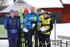 Prispallen H21. Från vänster: Elias och Albin Nyqvist, OK Landehof, Jonatan Ståhl och Andrei Lamov, IFK Mora OK, Jonas Carlsson och Jesper Svensk, Stora Tuna OK.