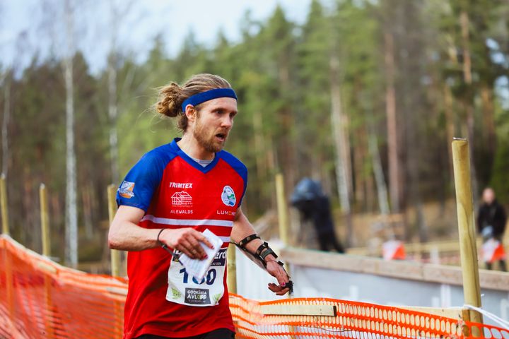 Gustav Bergman, OK Ravinen, vinner H21E-klassen på orienteringstävlingen Kolmårdsmedeln.