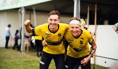 Viktor Svensk tar sin första totalseger i herrseniorklassen på O-Ringen närmast före de två senaste årens vinnare, storebror Emil Svensk.