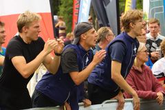 IFK Umeå hejar på Benjamin Näslund vid varvningen