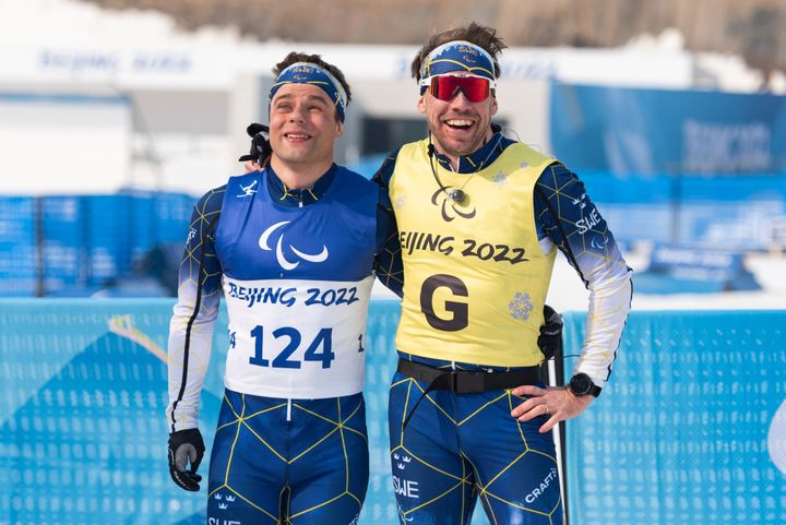 Zebastian Modin och Emil Jönsson Haag var väldigt framgångsrika i Paralympics i Peking 2022. Nu satsar de mot nya medaljer tillsammans.