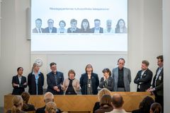 Seminariet avslutades med ett samtal med riksdagspartiernas kulturpolitiska talespersoner Mats Berglund (MP), Malin Danielsson (L), Alexander Christiansson (SD) Lawen Redar (S), Kristina Axen Olin (M), Roland Utbult, (KD), Catarina Deremar (C), Vasiliki Tsouplaki, (V).