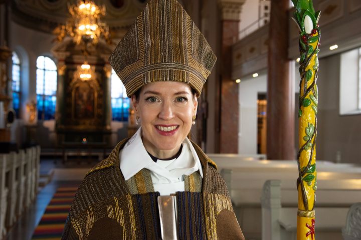 Biskop Teresia Boström i domkyrkan i Härnösand