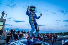 Marcus Annervci glad segrare i raee två klockan 00.05