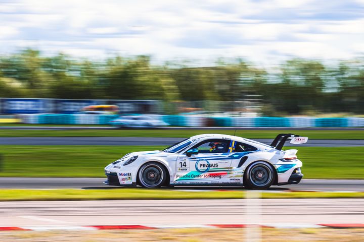 Daniel Ros toppar Porsche Carrera Cup Scandinavia inför avslutningen på Mantorp Park på lördag.