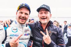 Bröderna Daniel och Fredrik Ros. Nu har de tre Porsche Carrare Cup-titlar tillsammans.