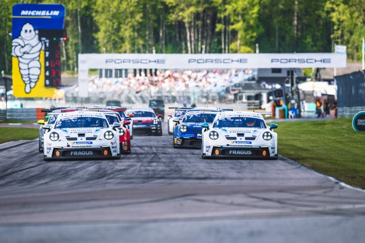 Det var många som lämnade Gelleråsen Arena somk vinnare efter årets andra deltävling i Porsche Carrare Cup Scandinavia.