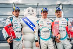 Prispallen rac 1. Fr.v: Lukas Sundahl, William Siverholm, Daniel Ros.