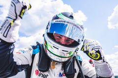 William Siverholm, klar mästare inföär finalen på Mantorp Park