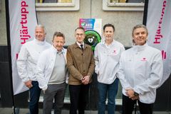 Invigningen av hjärtstartaren på Alströmergatan 14 tillsammans med Hjärtuppropet och deras ambassadörer.