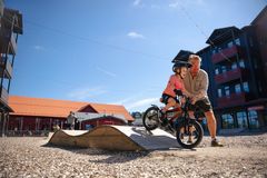 Teknikbanan vid Soltorget med hinder för att träna upp balansen på cykel.