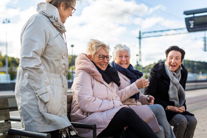 Med Seniorkortet reser kommunens 70-plussare billigare och obegränsat med kollektivtrafiken i hela länet, dygnet runt. Foto:  johner.se/Plattform.