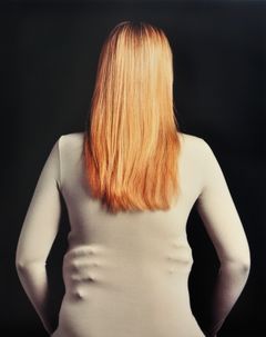 Anneè Olofsson, "Skinned I”, Färgfotografi, tillhör Länsmuseet Gävleborg.