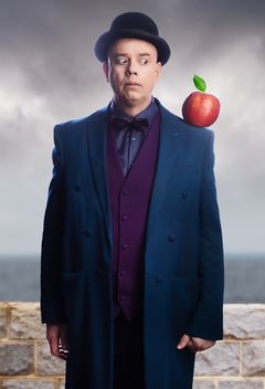 Leif Olberius bjuder på magi för stora och små – en lekfull och medryckande föreställning där allt kan hända.