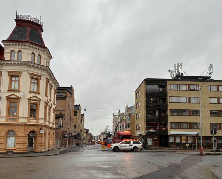 Nästan fem månader tidigare än planerat – är det äntligen dags att öppna Väderkvarnsgatan igen. Foto: Uppsala kommun.
