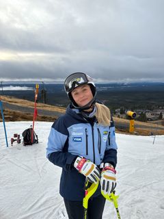 Kvinnlig parasportare – Ebba Årsjö.