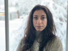 Porträtt Roxy Farhat. Foto: Mårten Michanek.