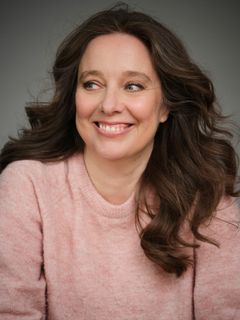 Annastina Malm, mezzosopran specialiserad på barockmusik, uppträder på Uppsala slottshistoriska. Foto: Rebecka Oftedal.