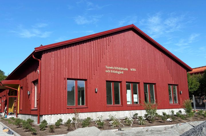 Media välkomnas till invigningen av Tunets nya fritidsklubb och fritidsgård samt den nya skolzonen vid Domarringens skola på fredag. Foto: Skolfastigheter.