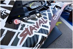 CUPRA:s KIRO-team i Formula E tävlar i den redan ikoniska Raval-kamouflagedesignen.