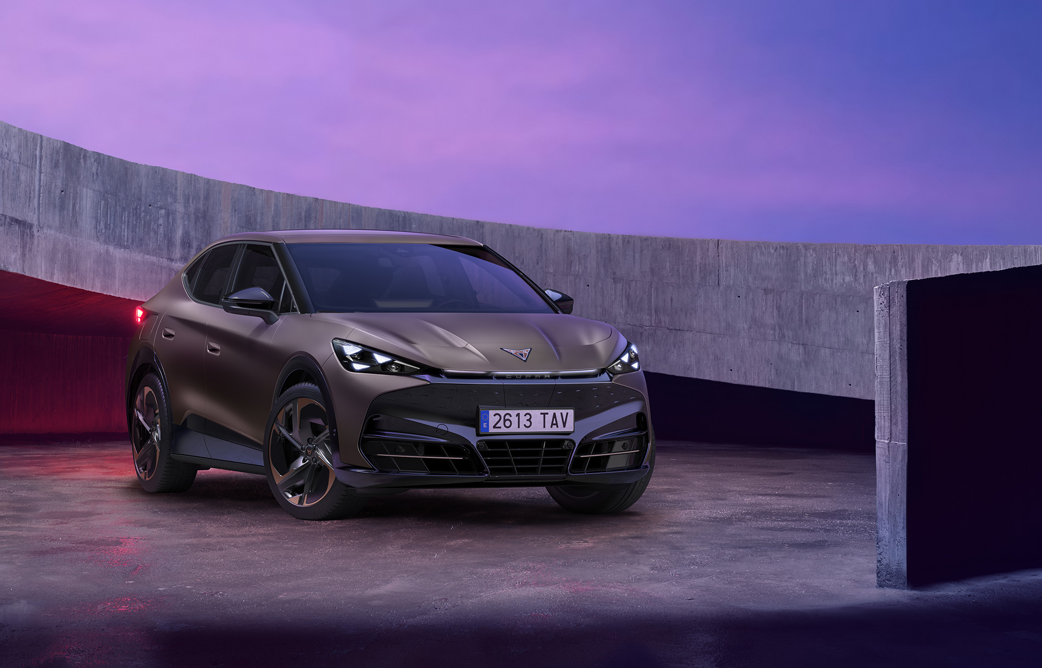 CUPRA uppdaterar Tavascan: Ny instegsmodell, förbättrad interiör och nästa generations teknik