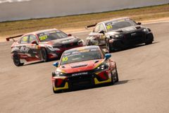 Viktor Andersson leder mästerskapstabellen i TCR Spain.