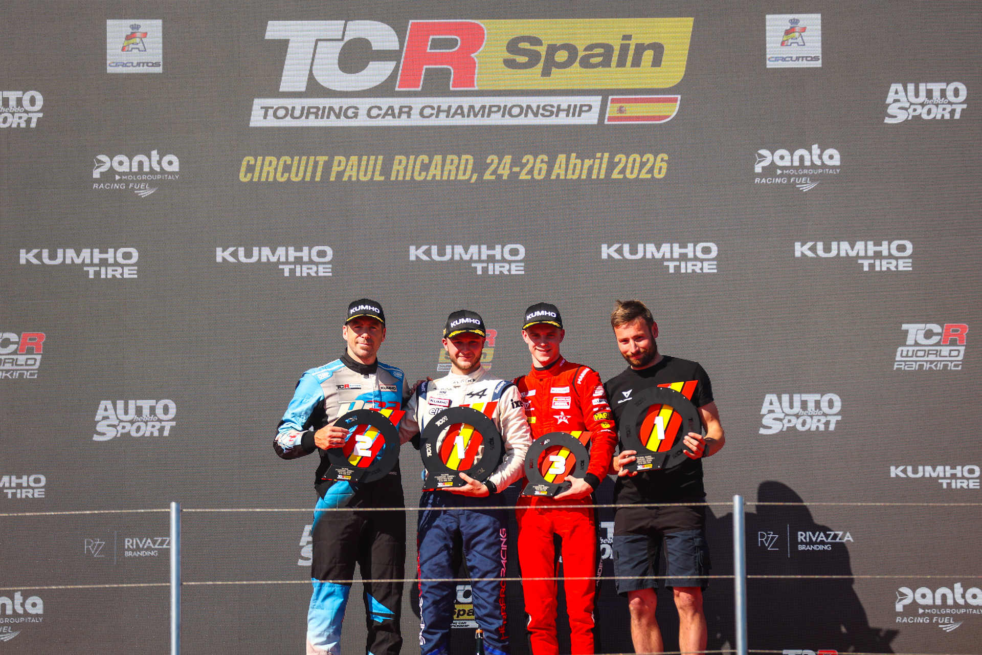 Viktor Andersson utökar mästerskapsledningen med CUPRA Leon VZ TCR