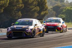 Viktor Andersson tävlar med CUPRA Leon VZ TCR.