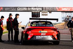 Nytt varvrekord för TCR-bilar på Navarra, trots 40 kg BoP-vikt i bilen. CUPRA Leon VZ TCR levererar starkt.