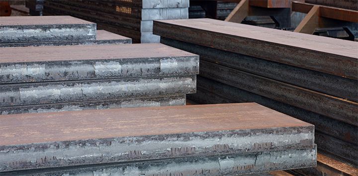 Stränggjutna stålämnen. Foto: Stig-Göran Nilsson, Jernkontorets bildbank.