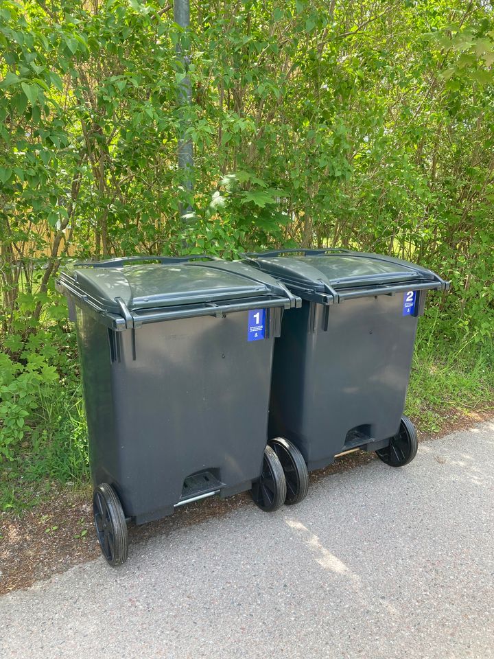 Uppsalaborna har blivit mycket bättre på att sortera sedan fyrfackskärlen infördes våren 2025. Uppsala Vattens första sammanställning visar att mängden avfall som slängs som restavfall har minskat med omkring 50 procent - från ungefär 420 ton i mars till ca 220 ton i oktober.