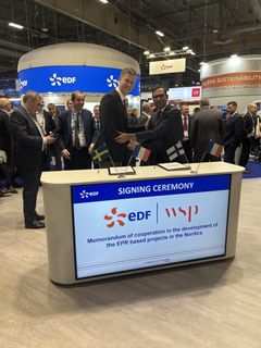 Jonas Wahlman, WSP och  Vakisasai Ramany, EDF på bild vid undertecknandet 5 nov 2025