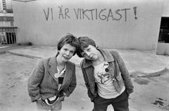 Möt den förlösande punken i Stockholm genom Hatte Stiwenius fotografier från 1977 till 1987.

När: 28 oktober 2023–25 augusti 2024
Var: Stadsmuseet i Stockholm, Tunnvalvet, plan 0
Fri entré

https://stadsmuseet.stockholm/utstallningar/tillfalliga-utstallningar/sthlms-parlor/