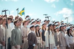 Studenter från Rytmus Musikgymnasium i Göteborg sjunger in våren