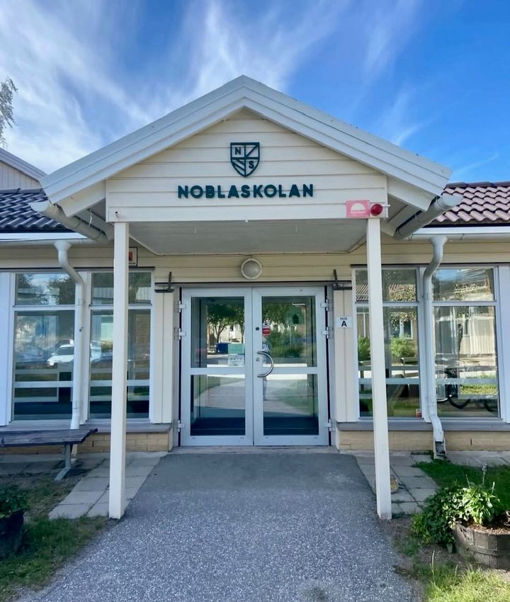 På Noblaskolan Täby arbetar man med ett engagerat ledarskap där undervisningen och eleven är i fokus.