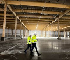 2023 levererade Moelven limträ till en av Nordens största lager- och logistikbyggnader i Jönköping. Foto: Moelven