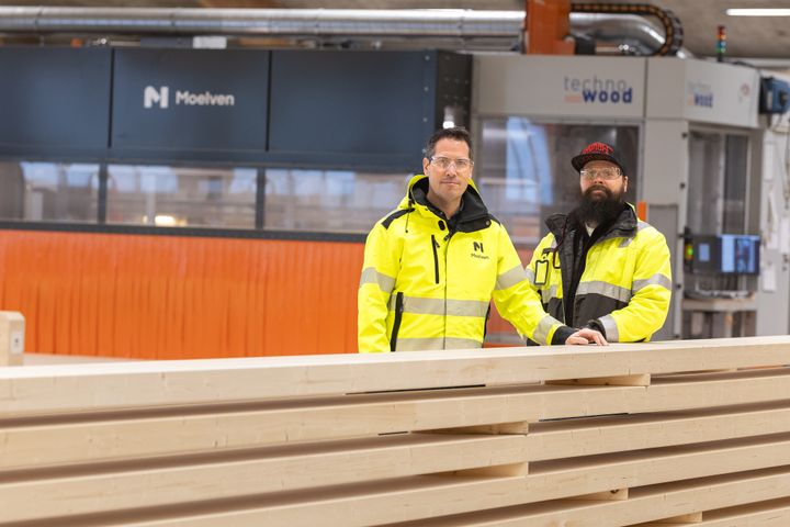 På Världens äldsta limträfabrik, Moelven Limtre AB i Töreboda, har nyligen en av Europas mest avancerade CNC‑maskiner för träbearbetning installerats.