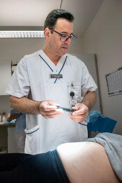 Asmatullah Katawazai, kirurg och överläkare.