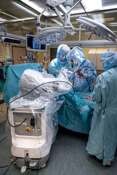 Operation med robotassistens