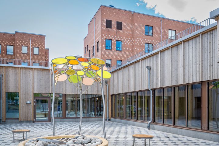 Entrén till Kumlas nya vårdcentral.