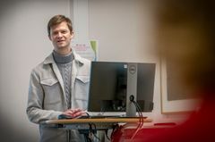 Portträttbild på Fredrik Söderqvist, forskningsledare på universitetssjukvårdens forskningscentrum.