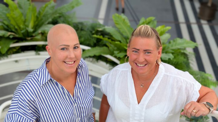 Cancerkämpar och bästa vänner. Nu startar Emelie Bäckemalm och Maria Hedlund en insamling till Nyckelfonden.