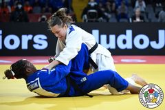 Ingrid Nilsson i vitt i bronsmatch.