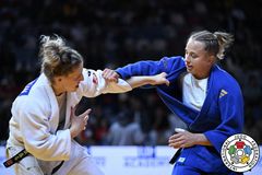 Ida Eriksson (i blått) i final mot Giorgia Stangherlin, Italien.