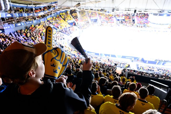 Fullsatt under kvartsfinalen mellan Sverige och Schweiz i Junior hockey VM i Göteborg