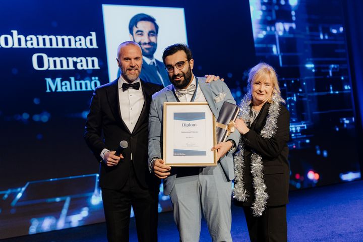 Under den gångna helgen delade Länsförsäkringar Fastighetsförmedling ut priser ut till de medarbetare och bobutiker som imponerat mest under det senaste året. Där utsågs Malmö-mäklaren Mohammad Omran till Årets rookie.